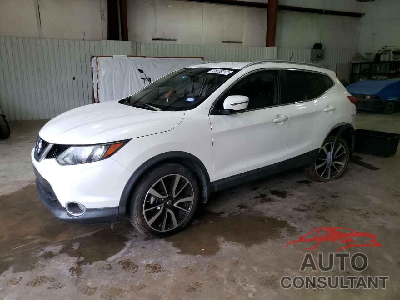 NISSAN ROGUE 2017 - JN1BJ1CR1HW115319