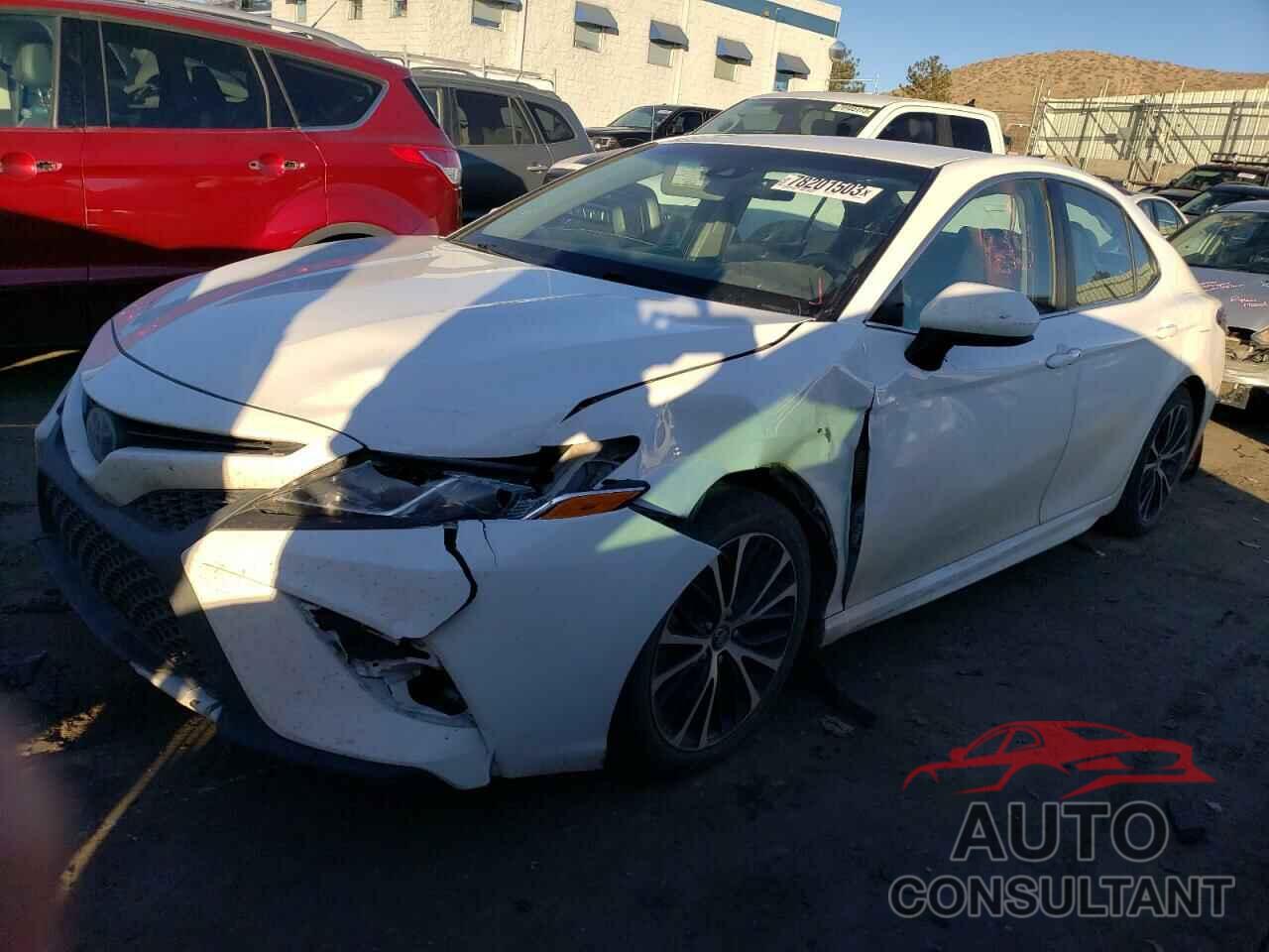 TOYOTA CAMRY 2018 - 4T1B11HK6JU577011
