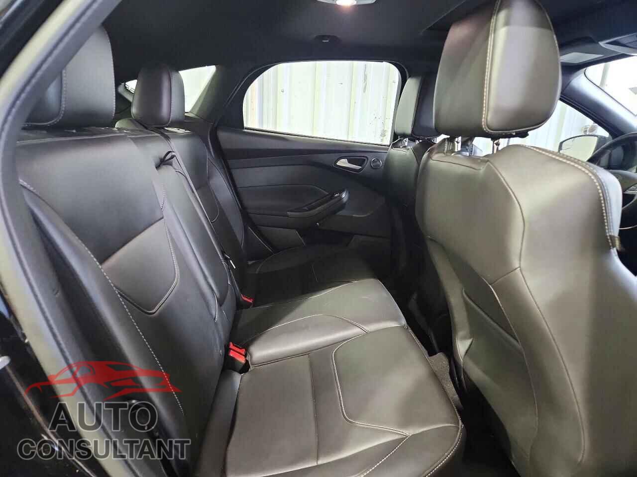 FORD FOCUS 2018 - 1FADP3L98JL243473