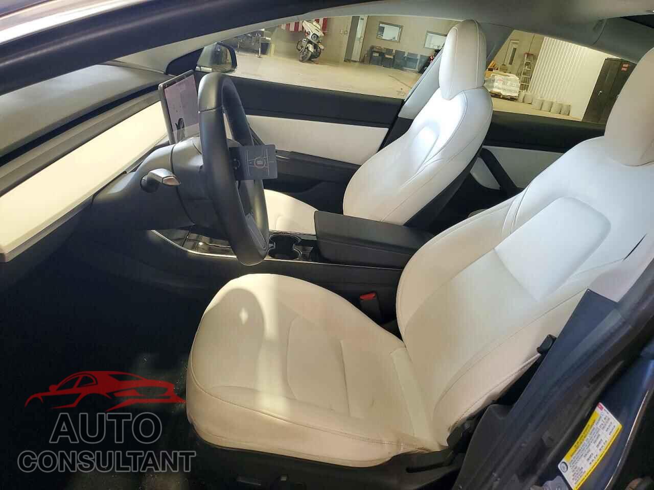 TESLA MODEL 3 2019 - 5YJ3E1EB2KF437792