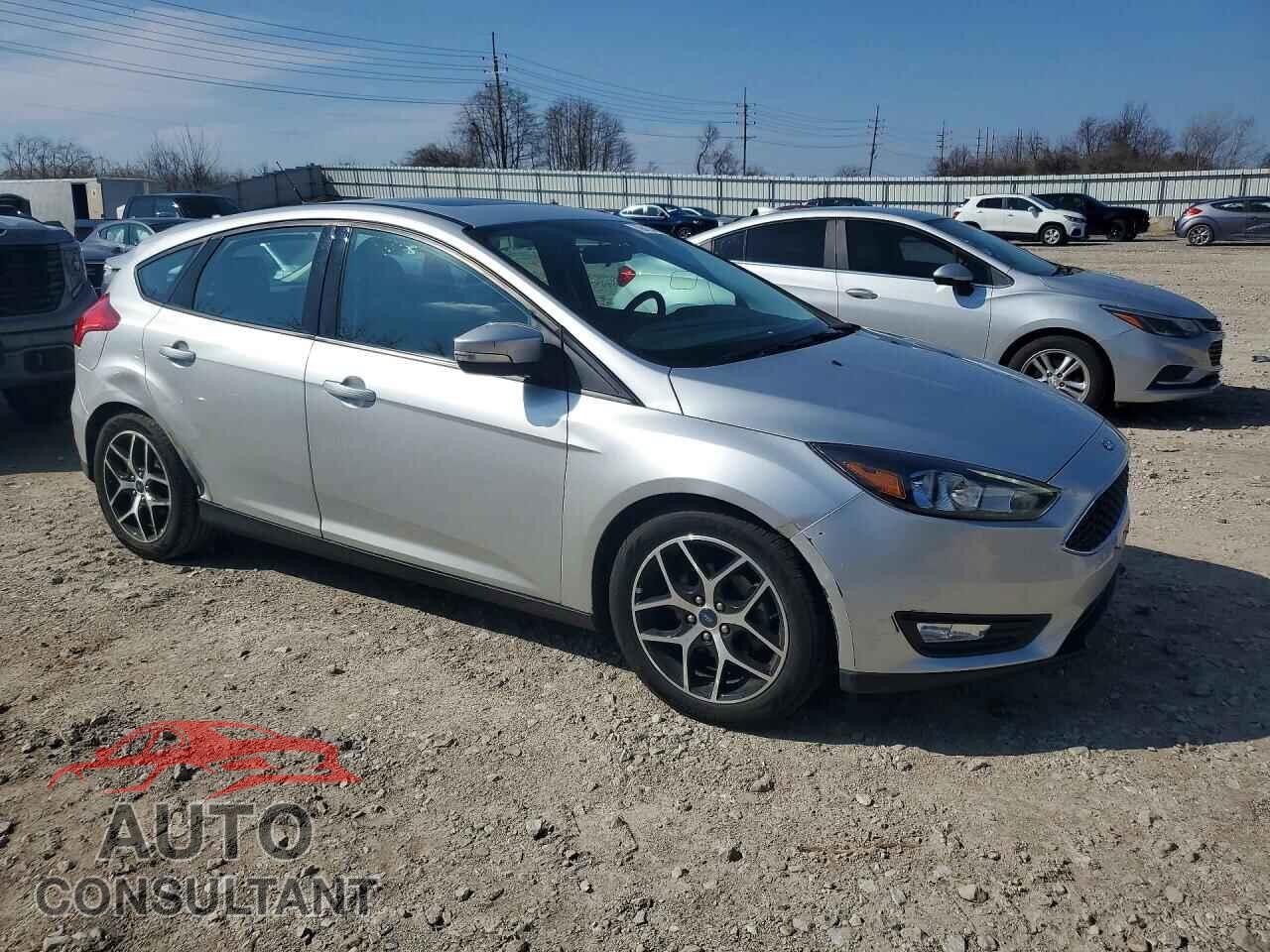 FORD FOCUS 2017 - 1FADP3M24HL244910