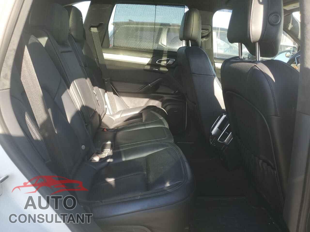 PORSCHE CAYENNE 2017 - WP1AD2A23HLA84134