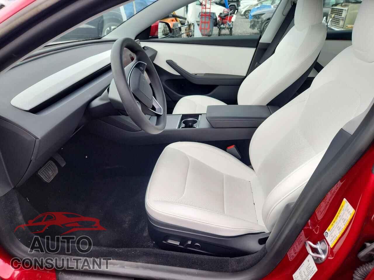 TESLA MODEL 3 2025 - 5YJ3E1EA7SF905376