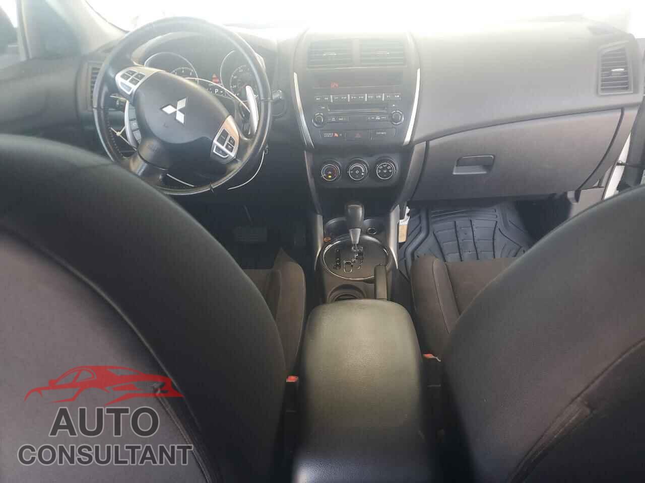 MITSUBISHI OUTLANDER 2013 - 4A4AP3AUXDE011642
