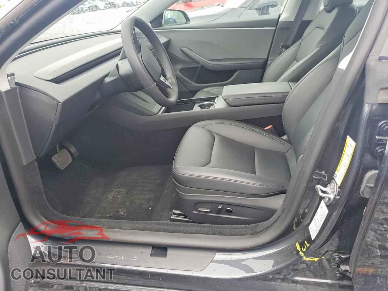 TESLA MODEL 3 2025 - 5YJ3E1EA9SF038711
