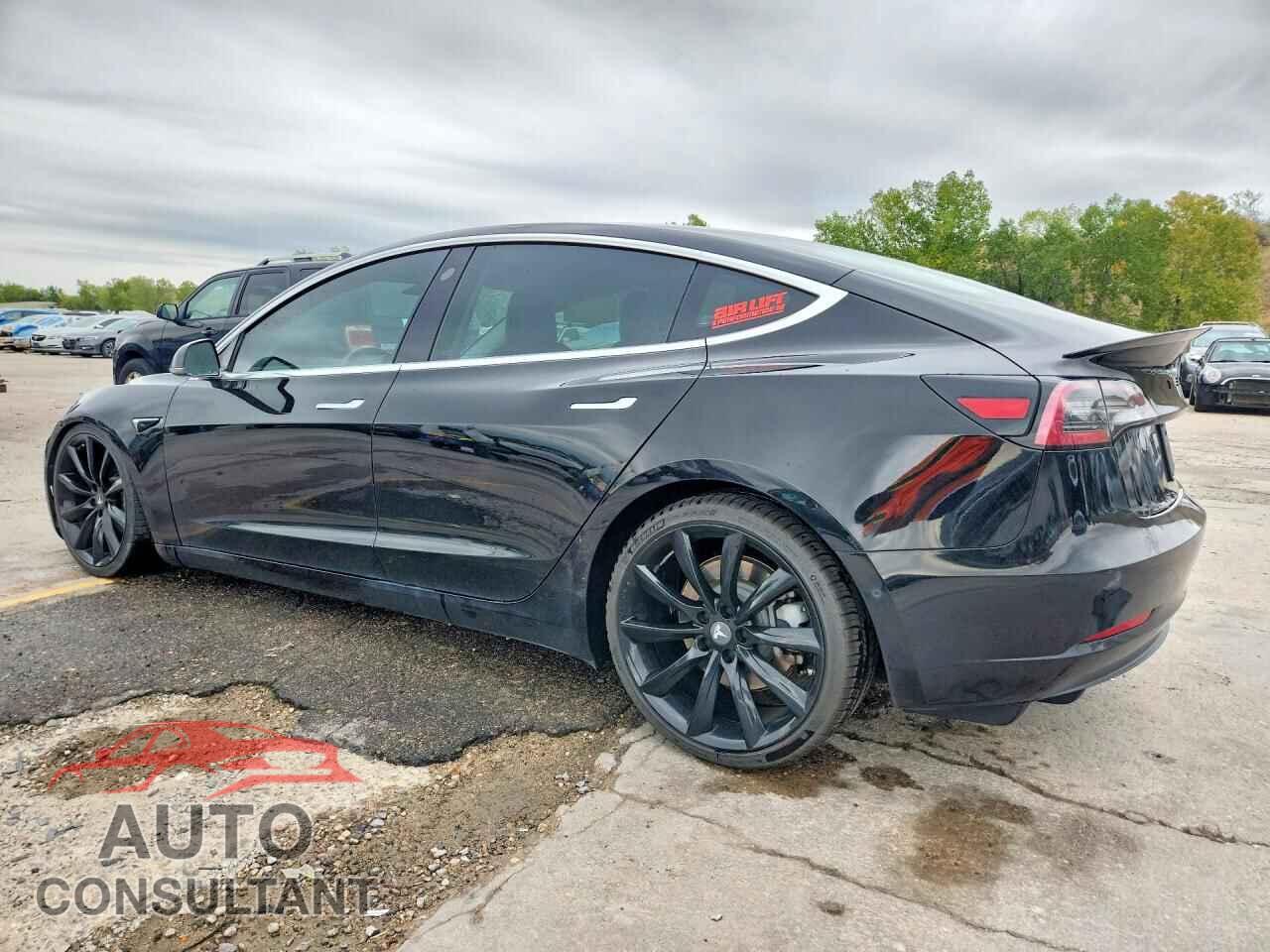 TESLA MODEL 3 2019 - 5YJ3E1EB0KF384770
