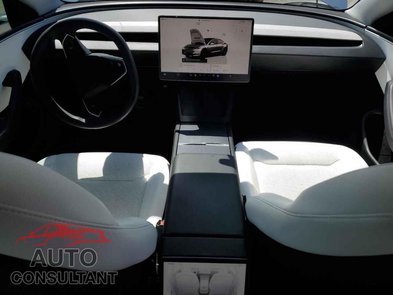 TESLA MODEL 3 2024 - 5YJ3E1EA2RF831732