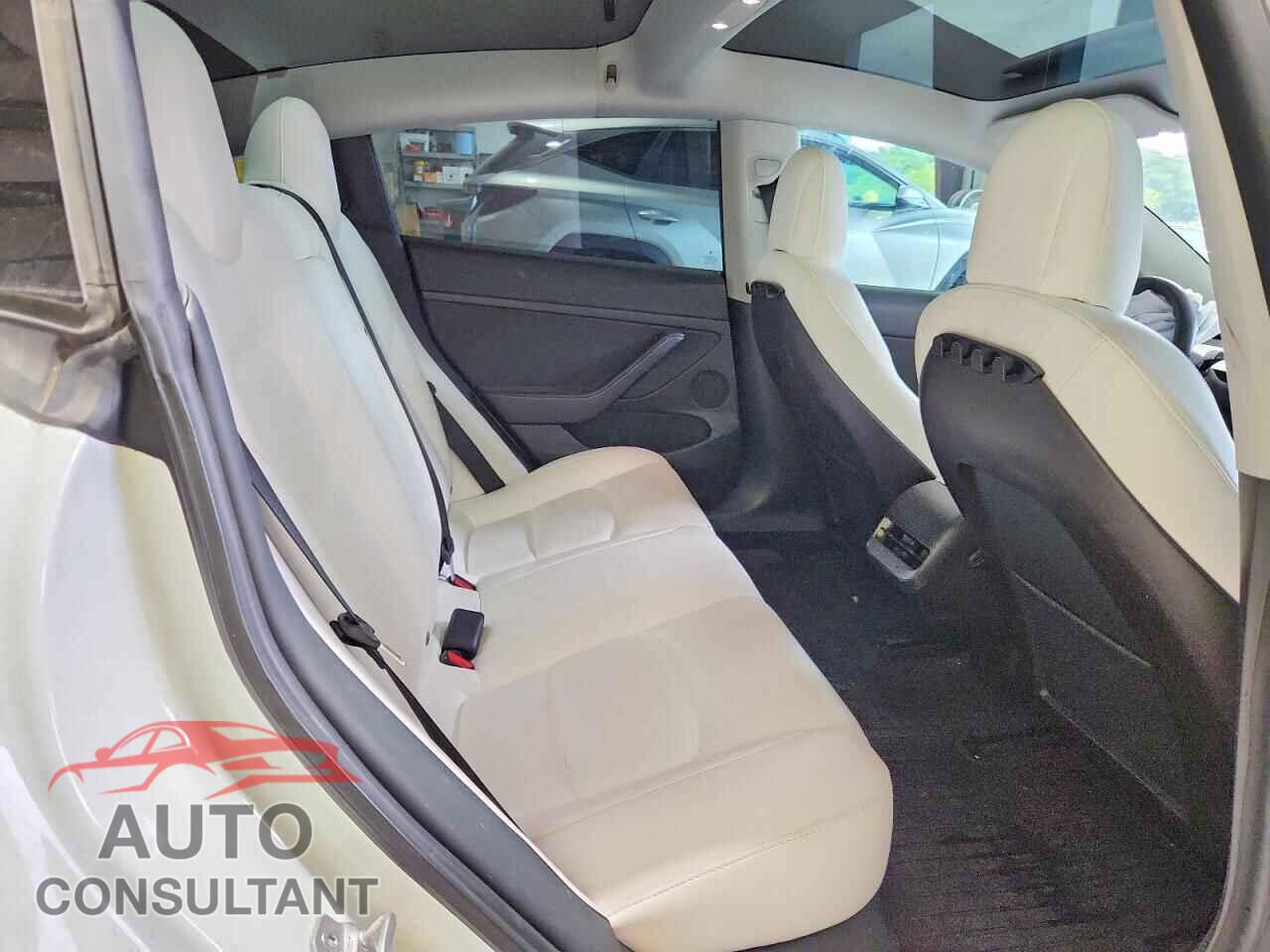 TESLA MODEL 3 2021 - 5YJ3E1EA5MF994321