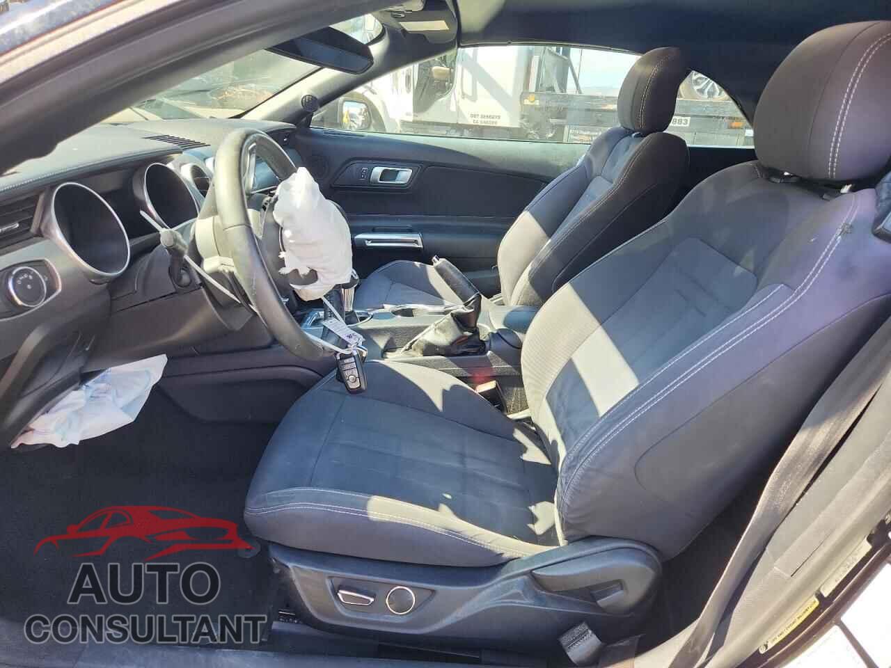 FORD MUSTANG 2018 - 1FATP8UH7J5114515