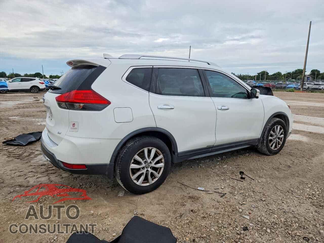 NISSAN ROGUE 2017 - KNMAT2MT2HP554204