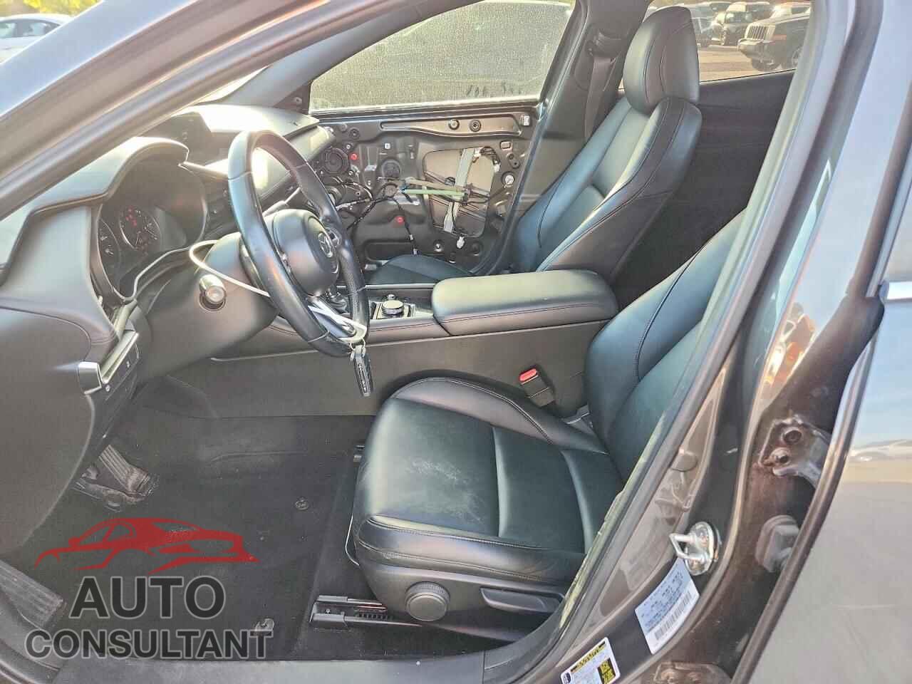 MAZDA 3 2019 - JM1BPBJM0K1124123