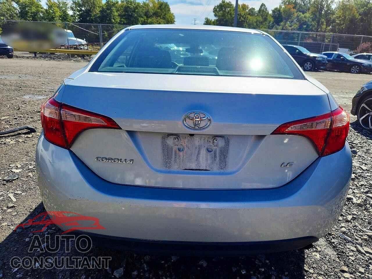 TOYOTA COROLLA 2017 - 2T1BURHEXHC820119