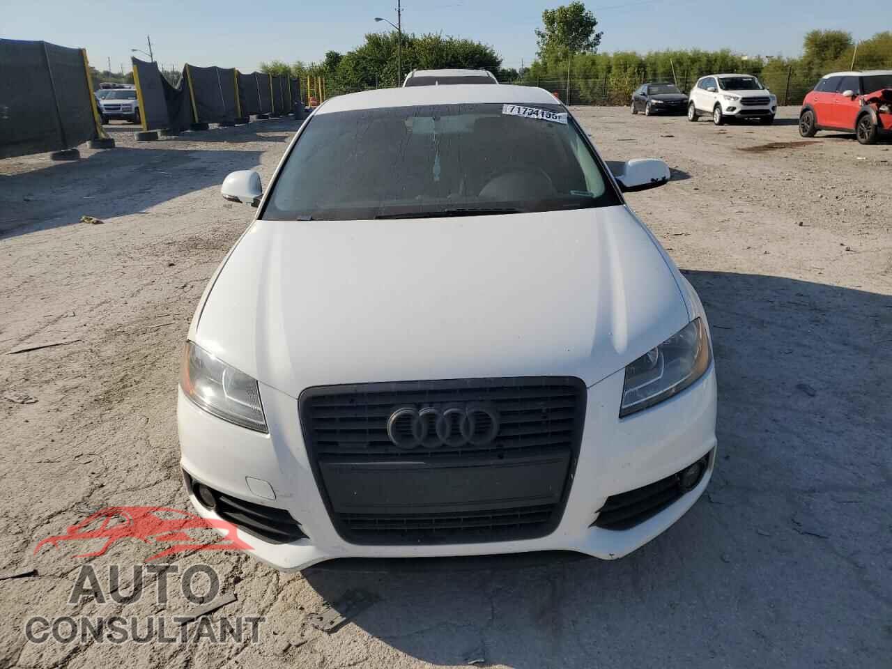 AUDI A3 2012 - WAUDFAFM9CA137448