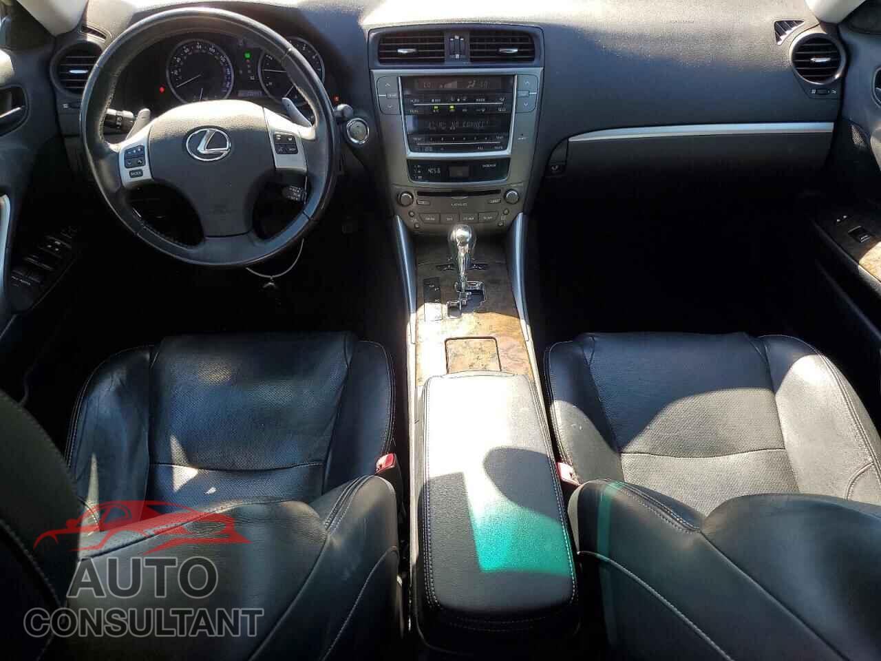 LEXUS IS 2011 - JTHBF5C26B5148739