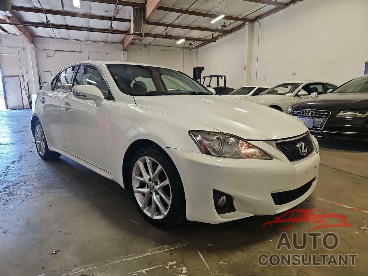 LEXUS IS 2011 - JTHBF5C22B5135177