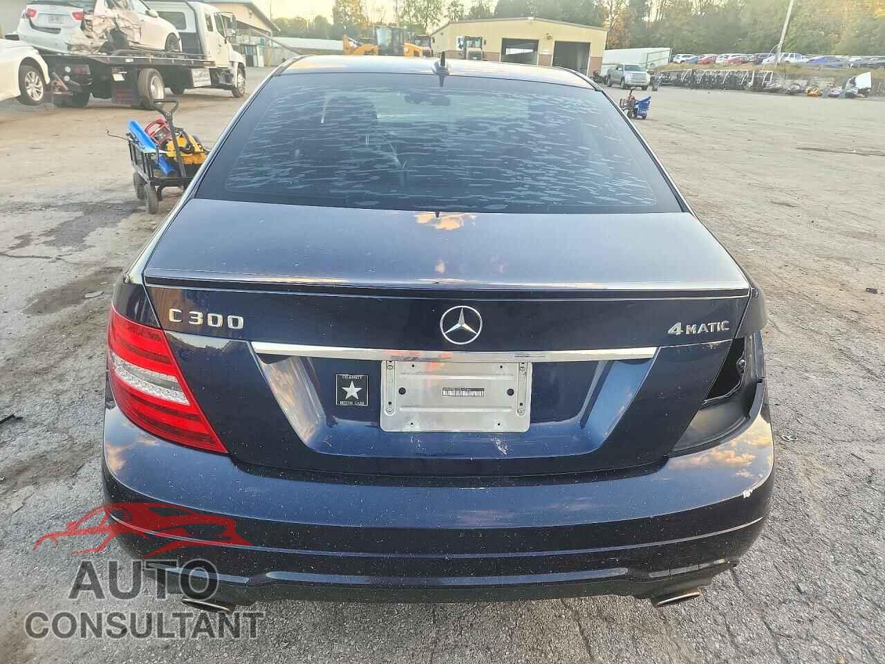 MERCEDES-BENZ C-CLASS 2012 - WDDGF8BB7CR197846