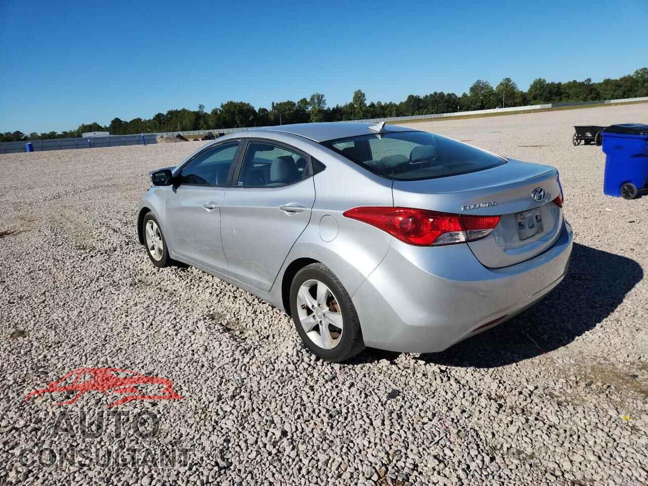 HYUNDAI ELANTRA 2013 - KMHDH4AE6DU722109