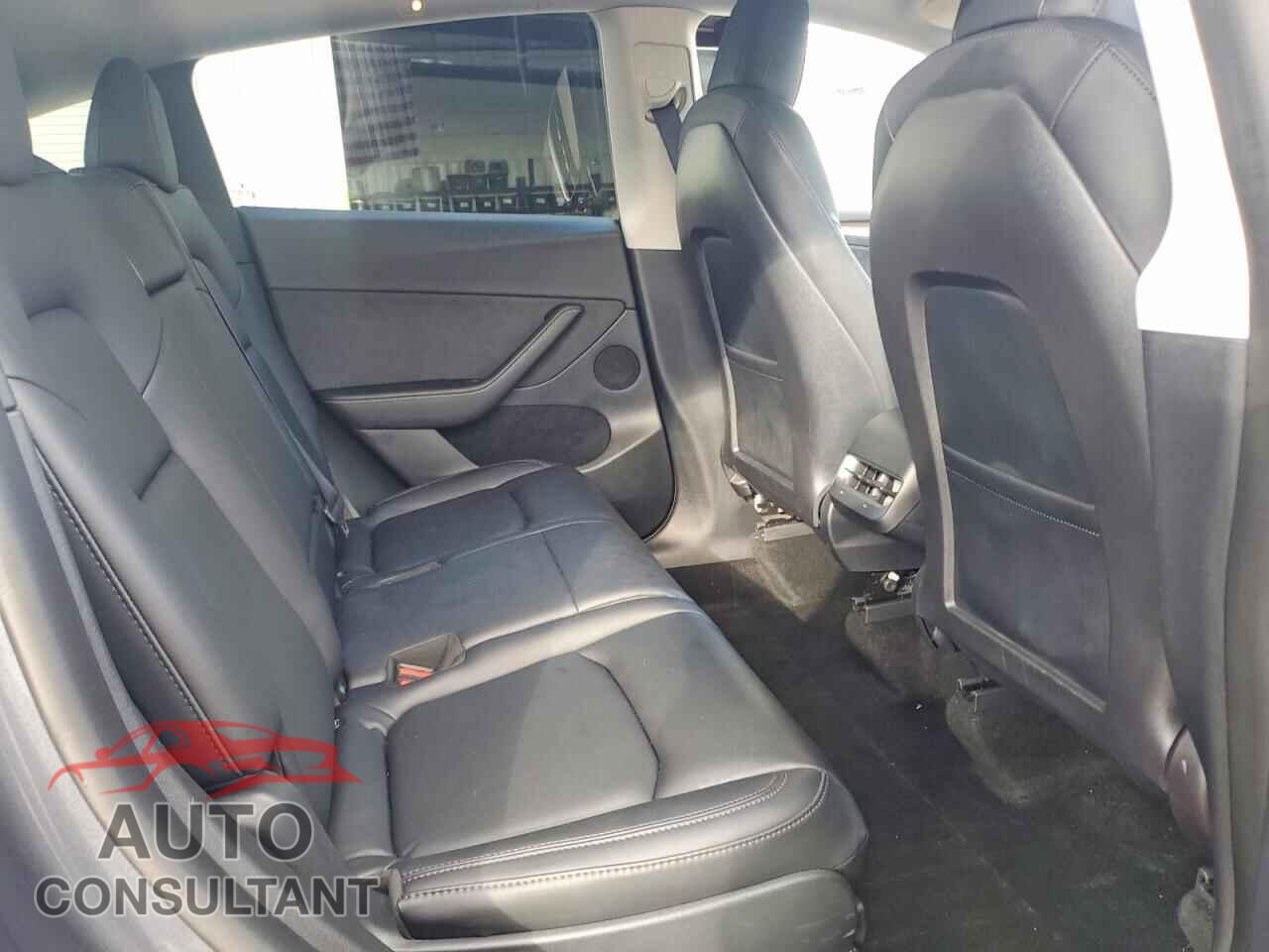 TESLA MODEL Y 2023 - 7SAYGAEE4PF612385
