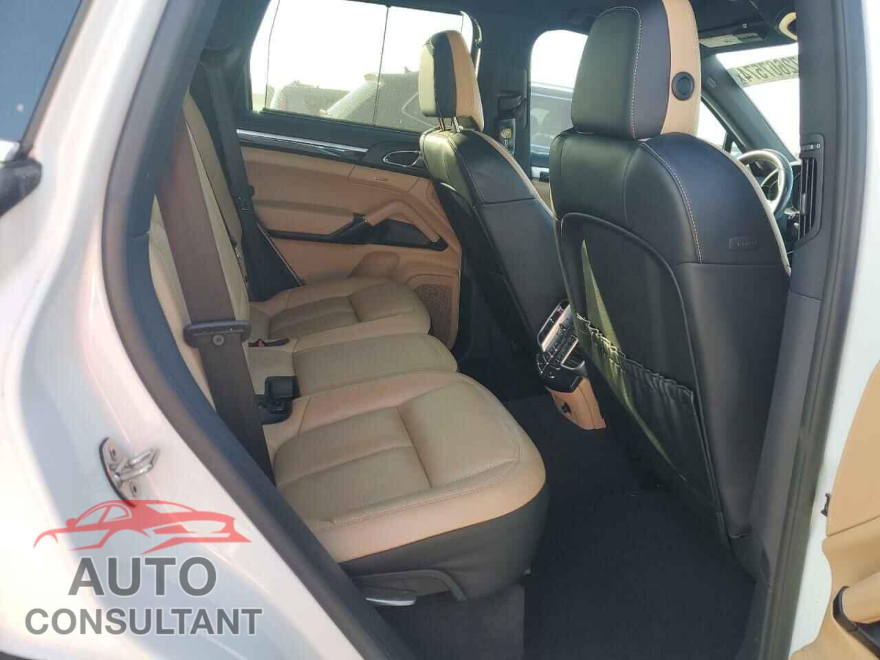 PORSCHE CAYENNE 2016 - WP1AA2A21GLA06345