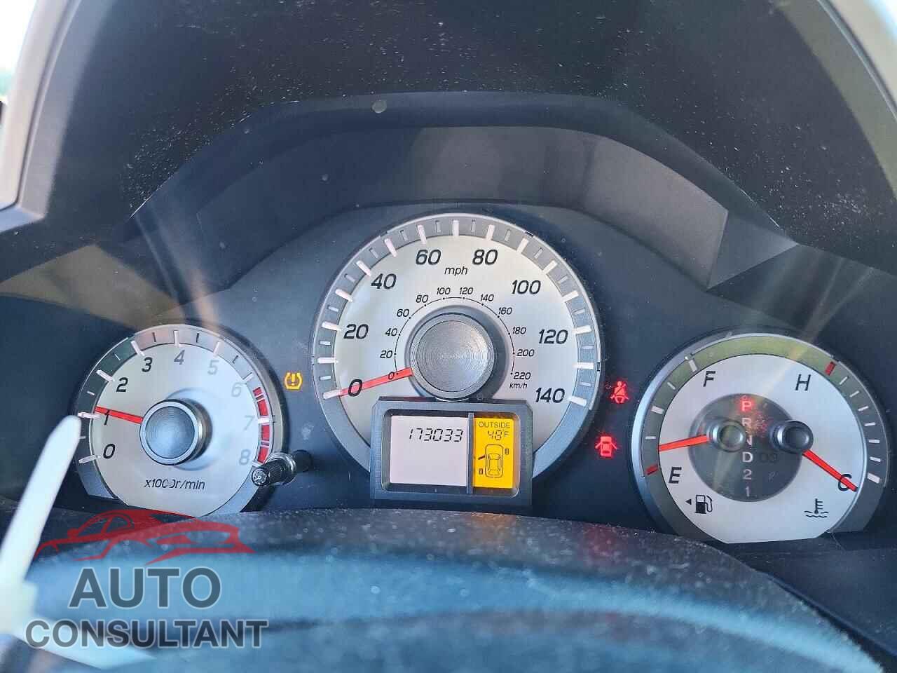 HONDA PILOT 2015 - 5FNYF4H64FB011577