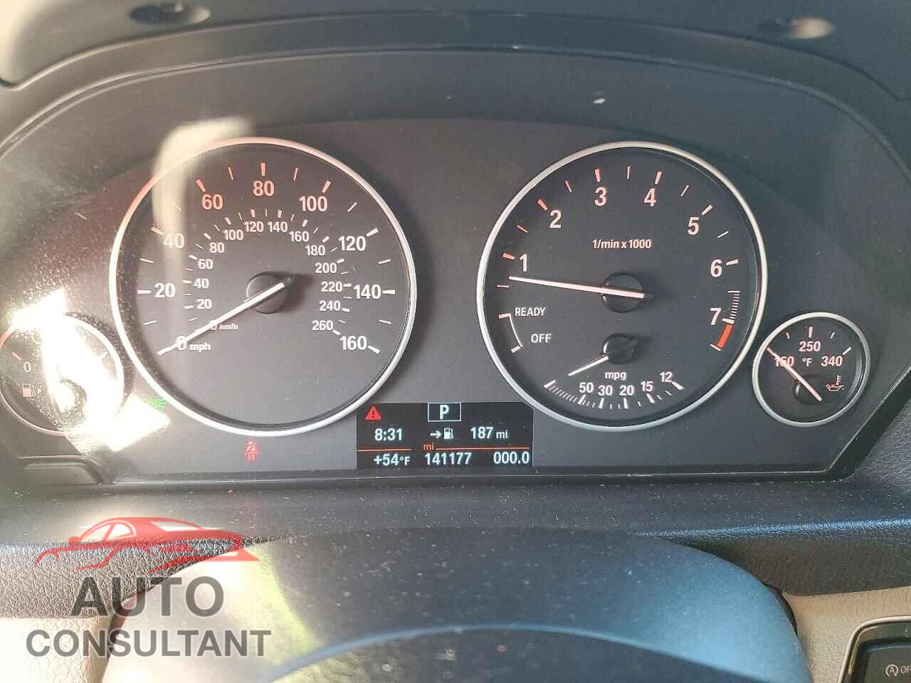 BMW 3 SERIES 2016 - WBA8E1G56GNU10761