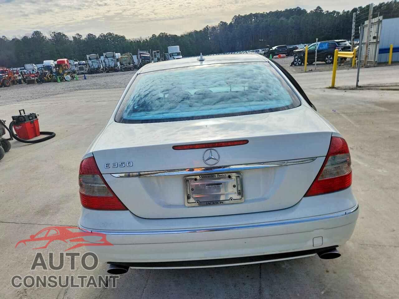 MERCEDES-BENZ E-CLASS 2009 - WDBUF56X69B428432