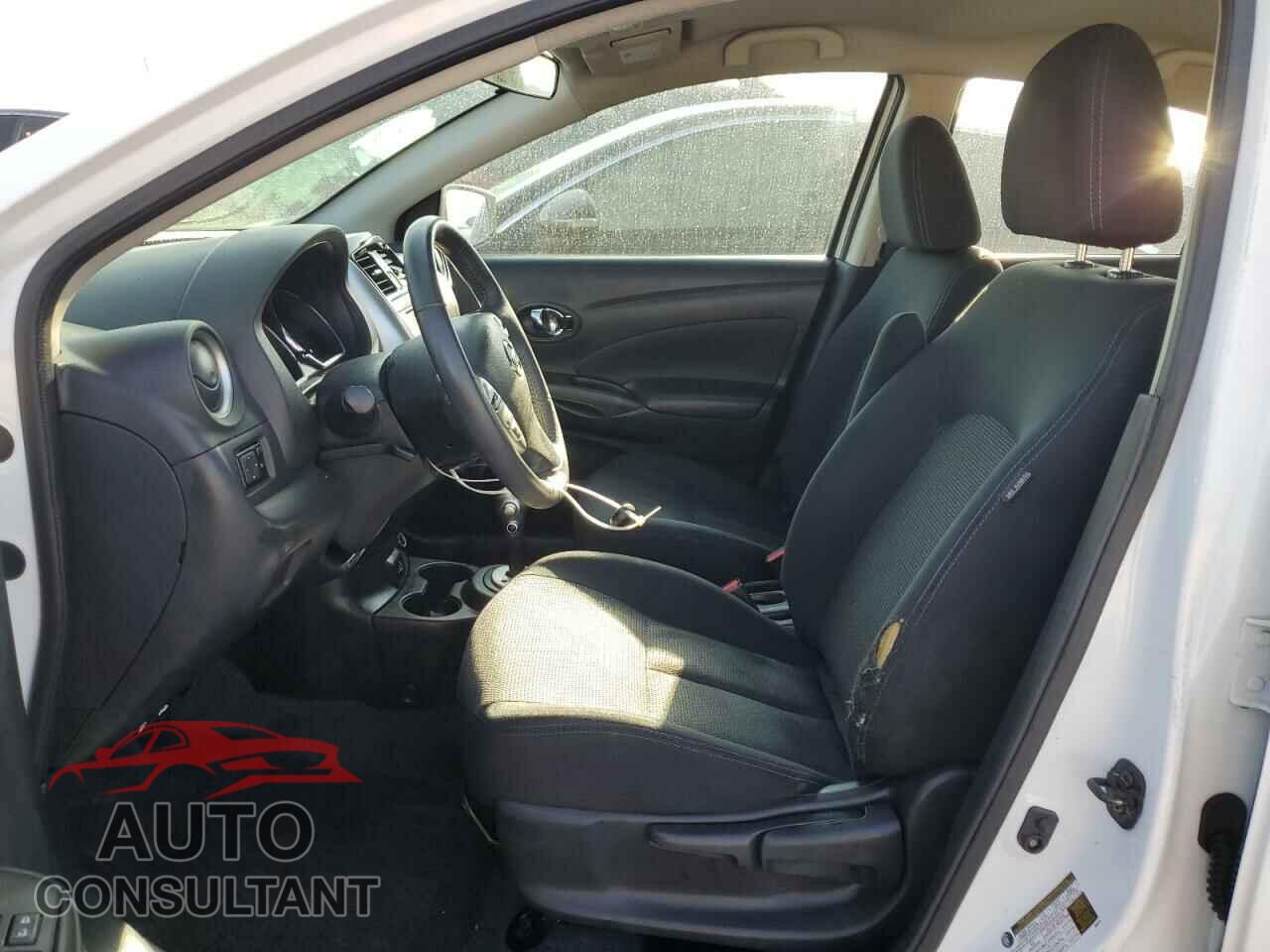 NISSAN VERSA 2019 - 3N1CN7AP3KL801856
