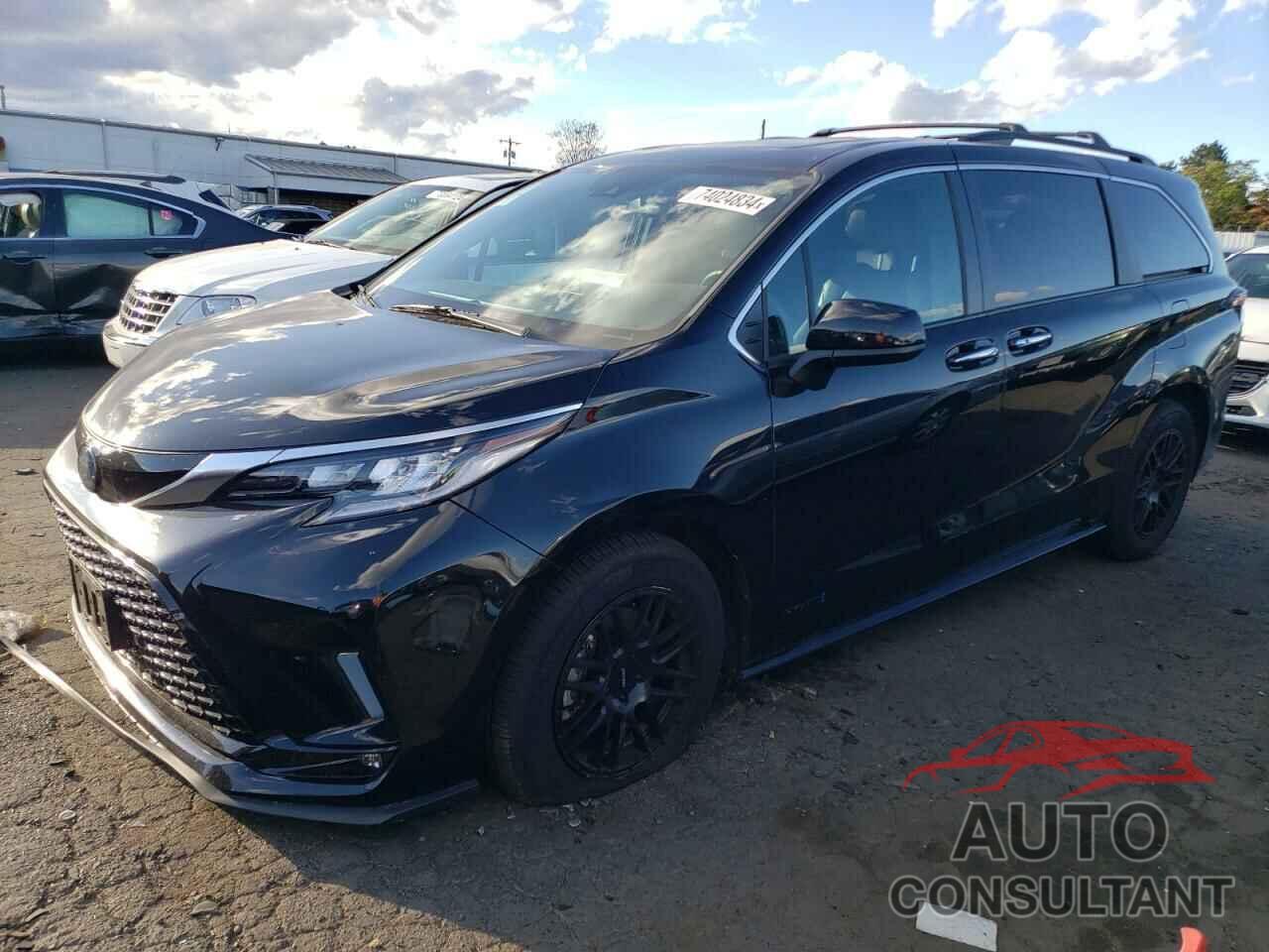 TOYOTA SIENNA 2021 - 5TDXSKFC0MS008298