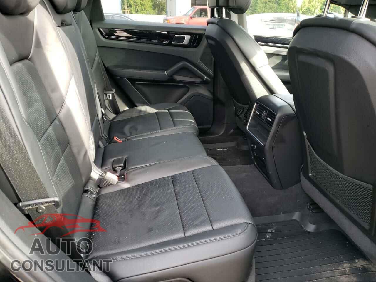 PORSCHE CAYENNE 2019 - WP1AA2AY3KDA18083