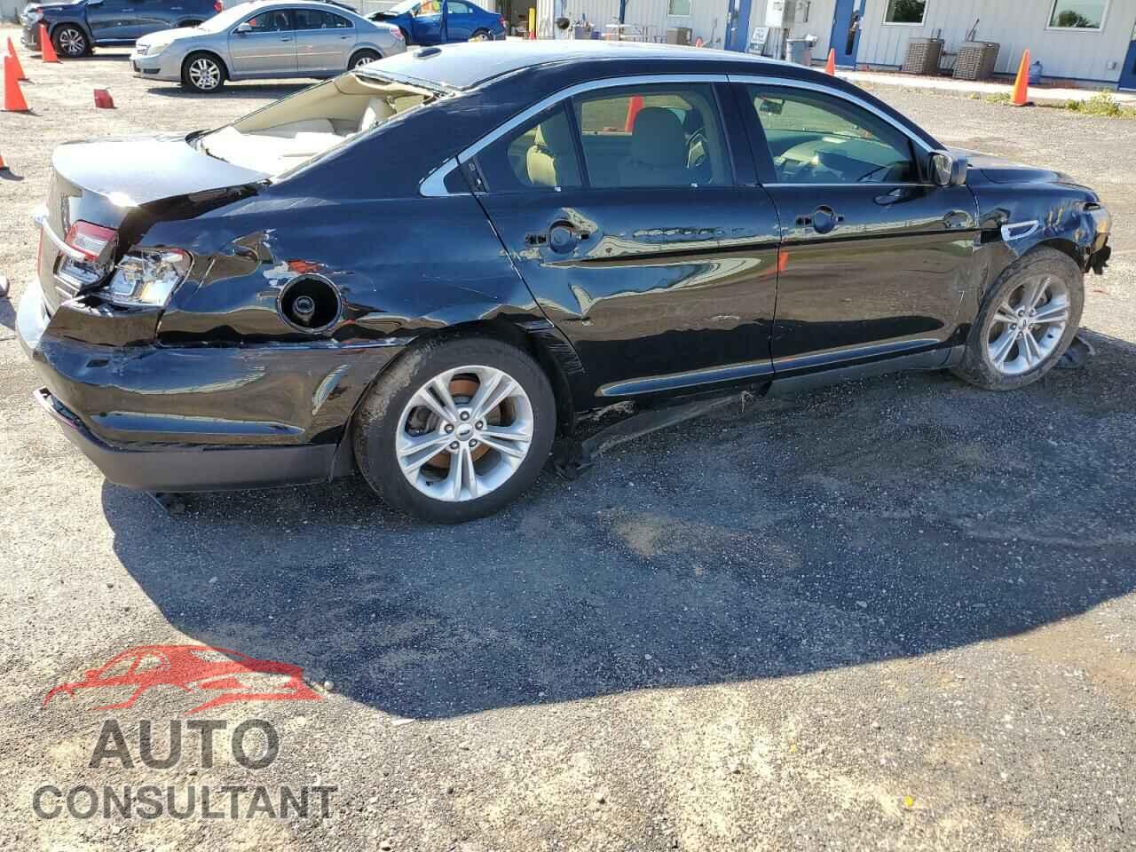 FORD TAURUS 2018 - 1FAHP2D84JG136723
