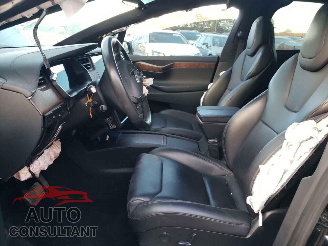 TESLA MODEL X 2018 - 5YJXCAE21JF123086