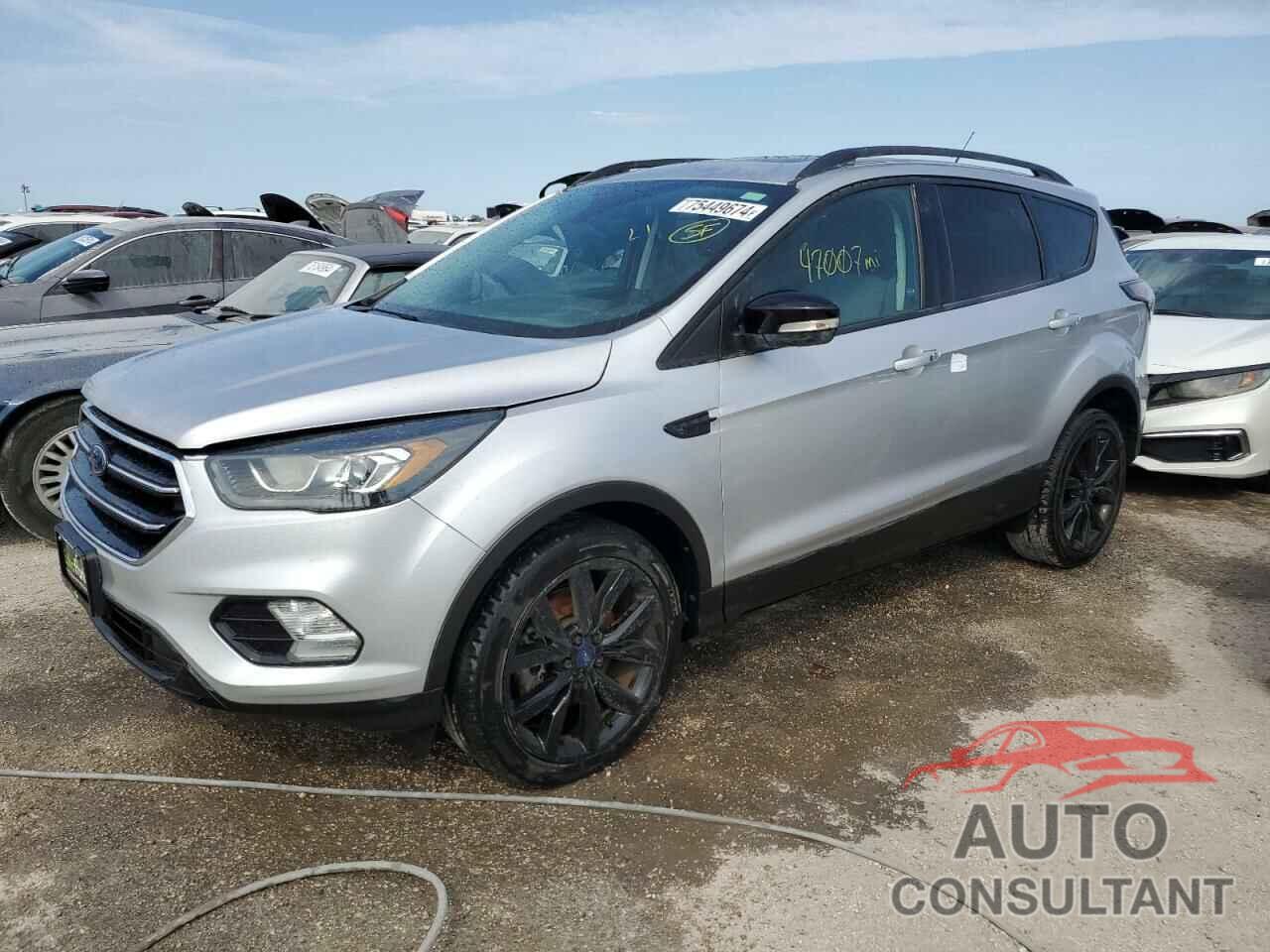 FORD ESCAPE 2017 - 1FMCU0J9XHUA98386