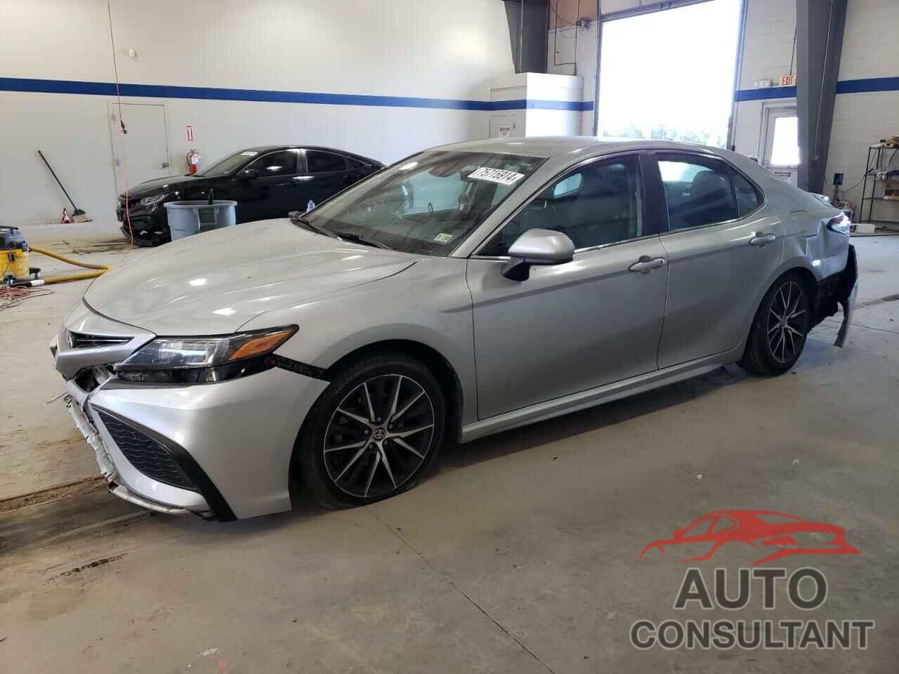 TOYOTA CAMRY 2021 - 4T1G11AKXMU409215