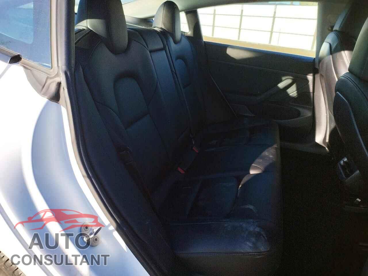 TESLA MODEL 3 2021 - 5YJ3E1EA5MF879220