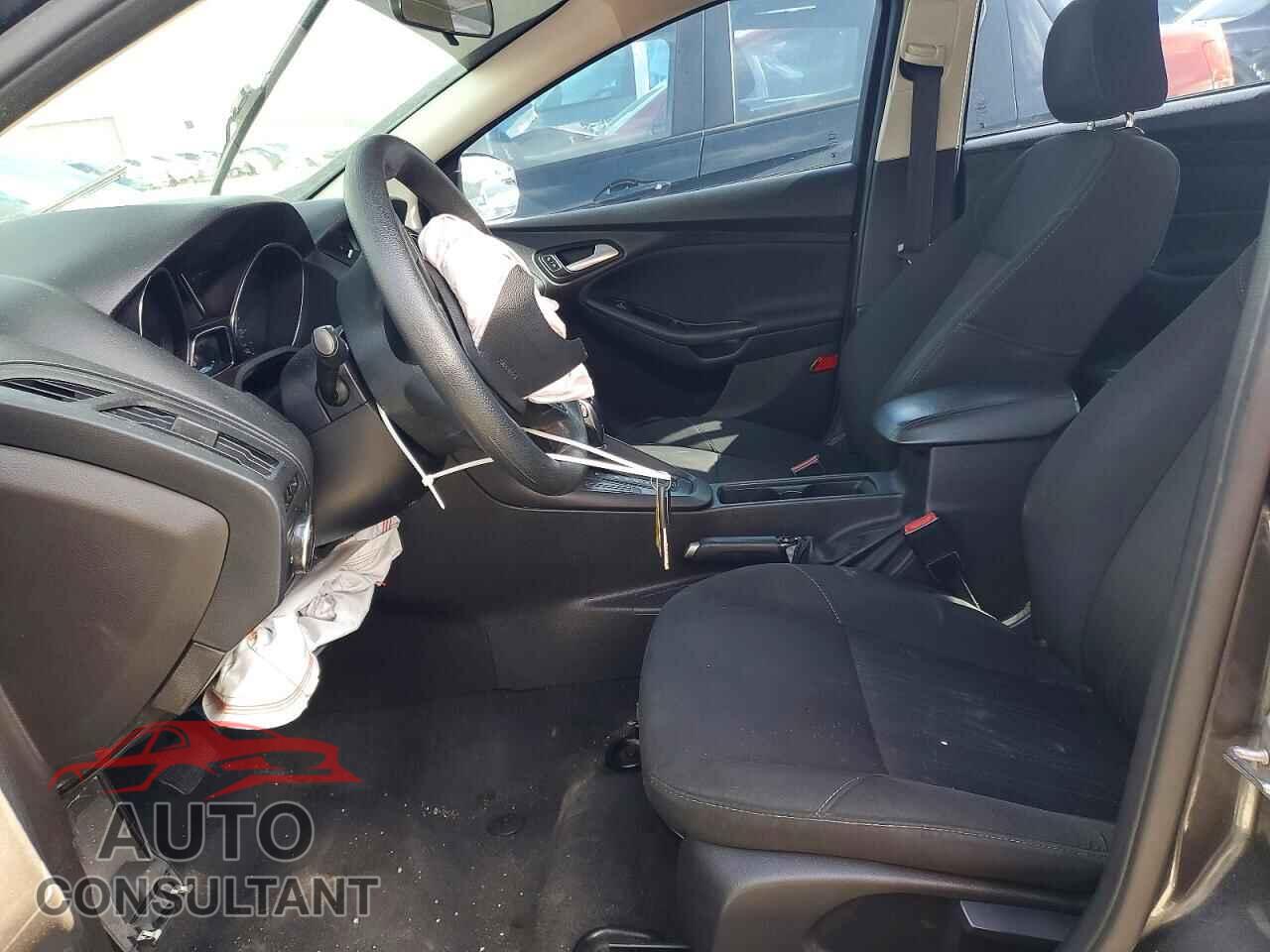FORD FOCUS 2016 - 1FADP3F2XGL359166