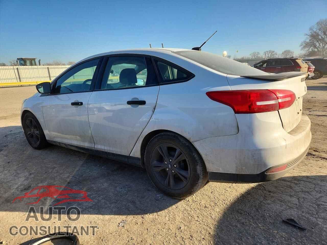 FORD FOCUS 2015 - 1FADP3E24FL220084