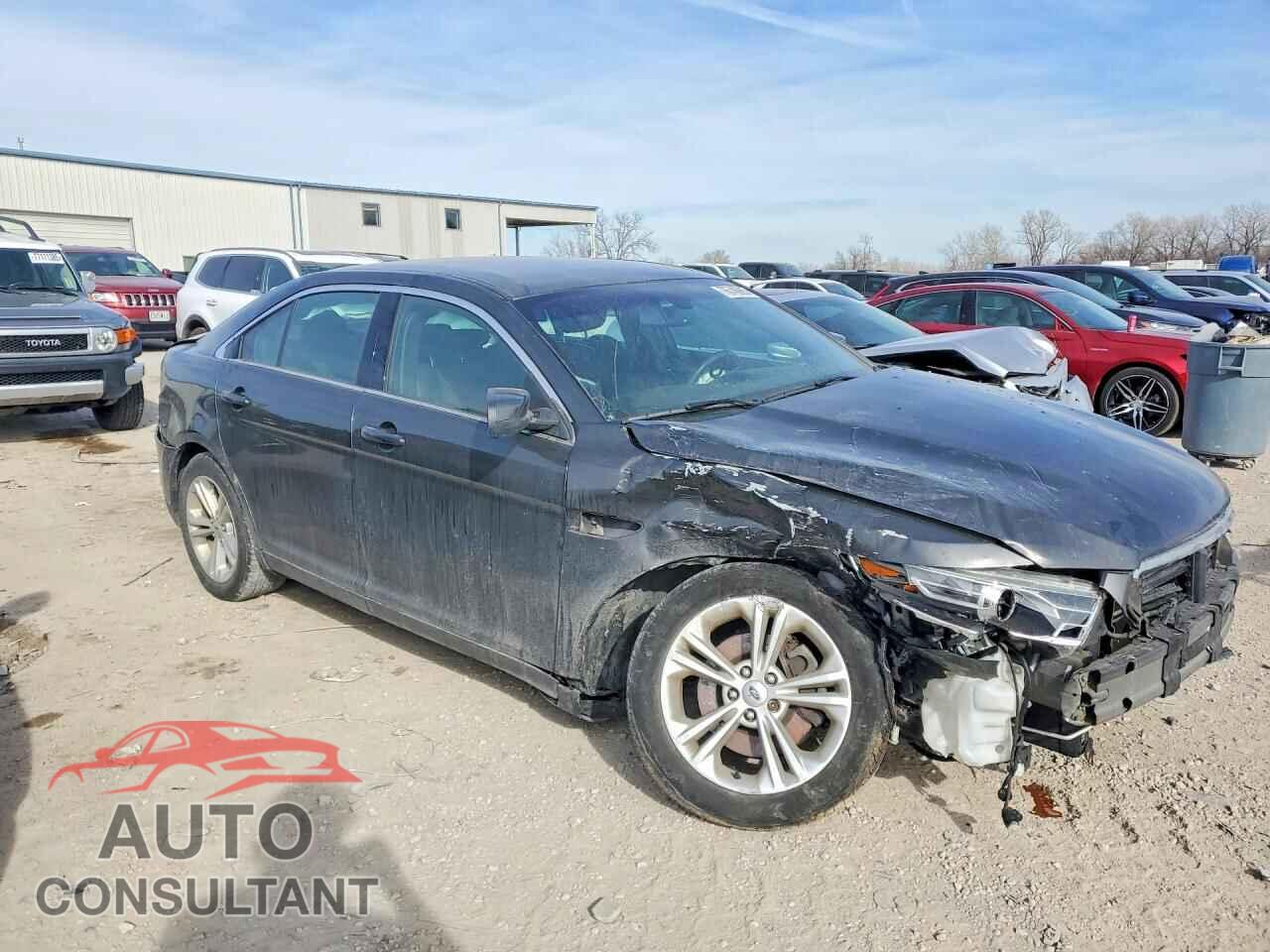 FORD TAURUS 2018 - 1FAHP2E84JG114154
