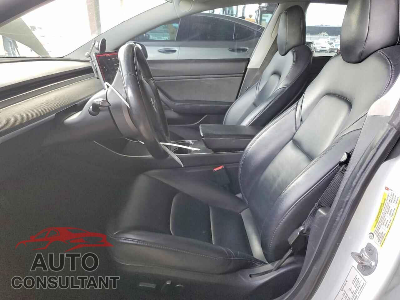 TESLA MODEL 3 2019 - 5YJ3E1EA4KF337507