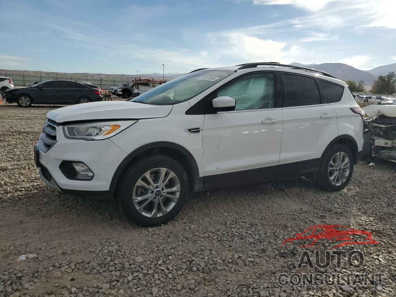 FORD ESCAPE 2017 - 1FMCU9G96HUE09680