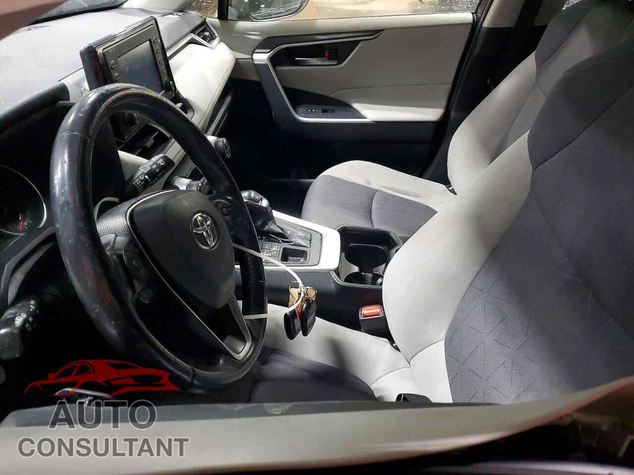 TOYOTA RAV4 2019 - JTMP1RFVXKD021470