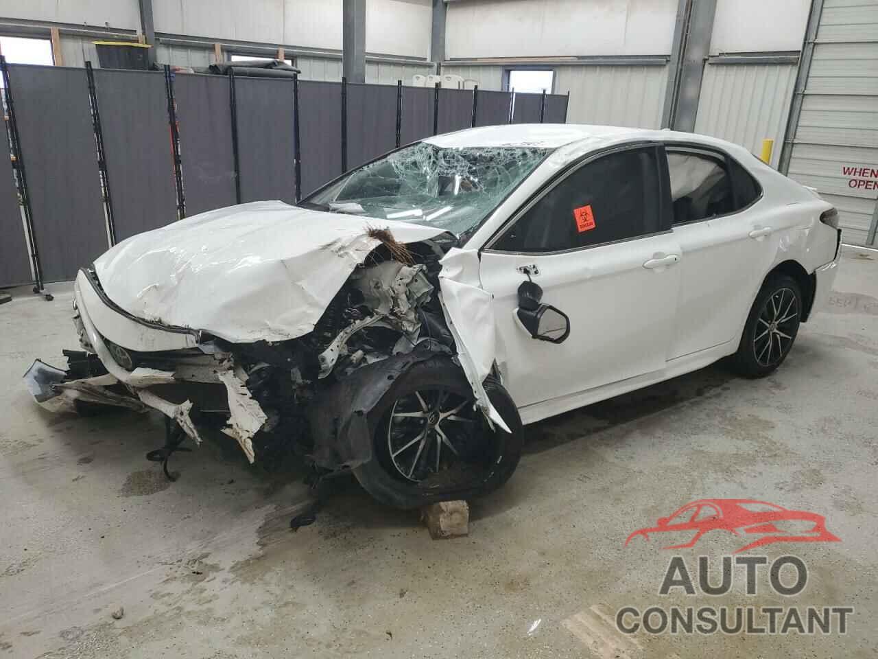 TOYOTA CAMRY 2022 - 4T1G11AK5NU014733