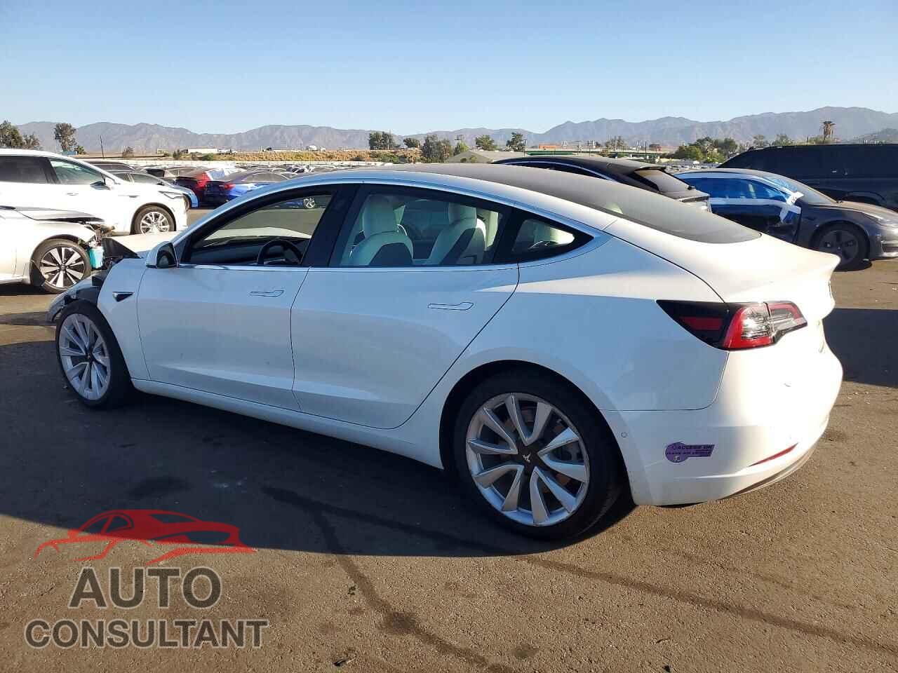 TESLA MODEL 3 2018 - 5YJ3E1EB8JF135471