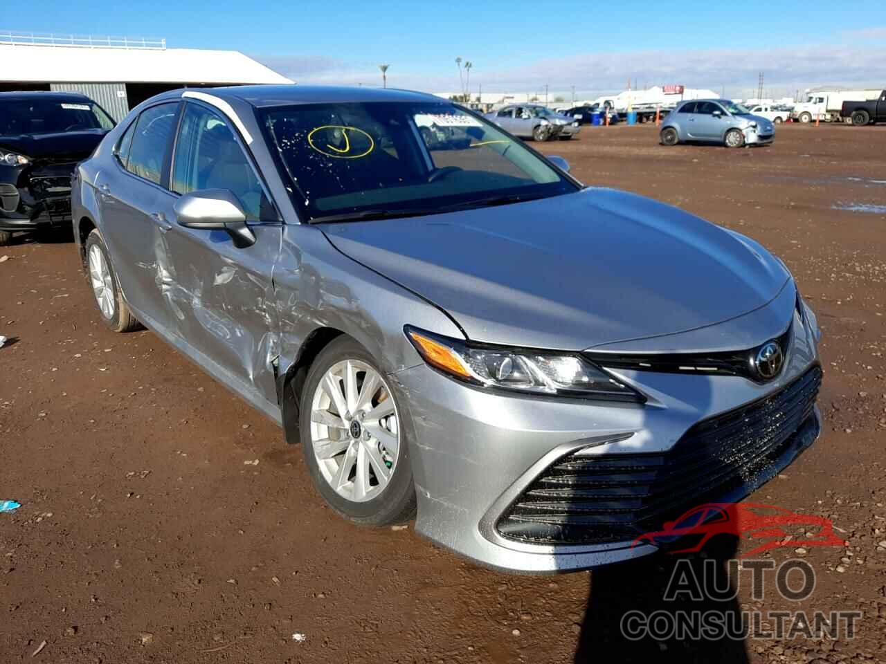 TOYOTA CAMRY 2022 - 4T1C11AK3NU645415