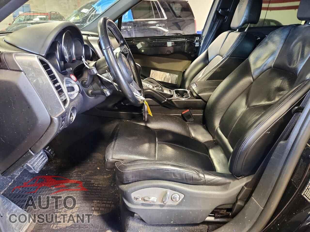 PORSCHE CAYENNE 2018 - WP1AA2A24JKA00911