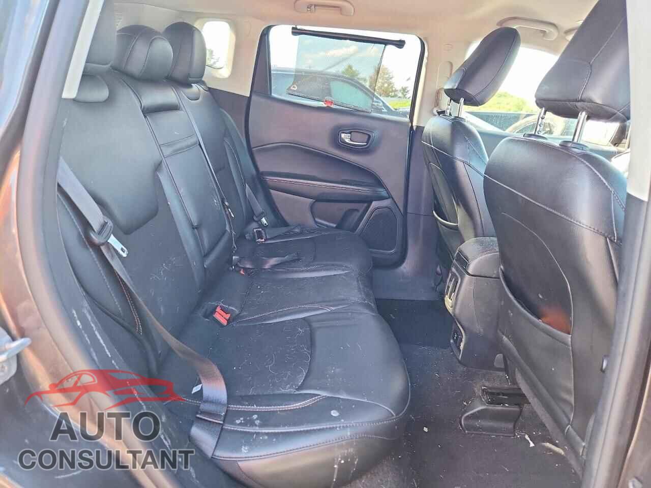 JEEP COMPASS 2018 - 3C4NJDBB5JT283864
