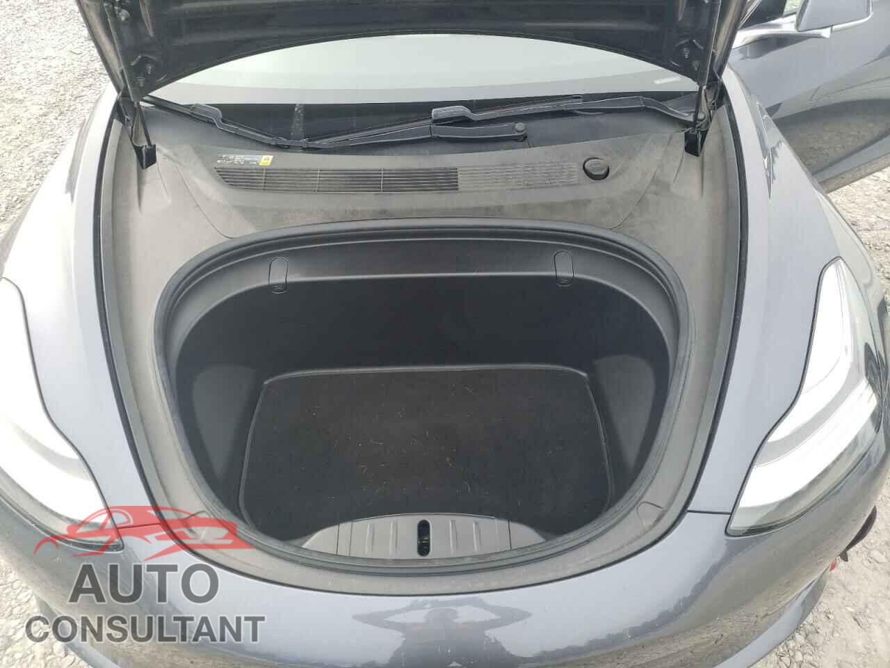 TESLA MODEL 3 2018 - 5YJ3E1EA5JF037327