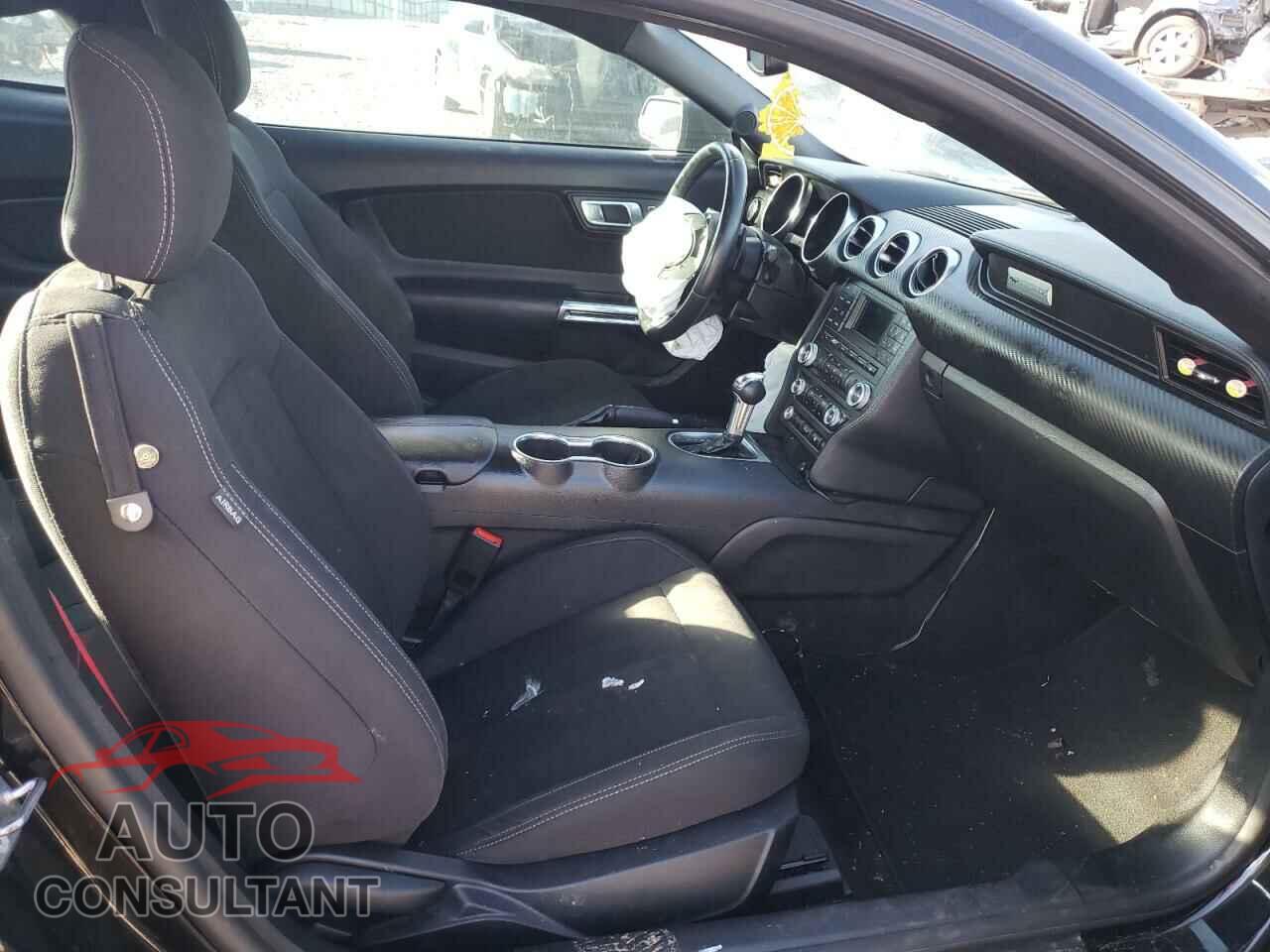 FORD MUSTANG 2018 - 1FA6P8TH1J5164857