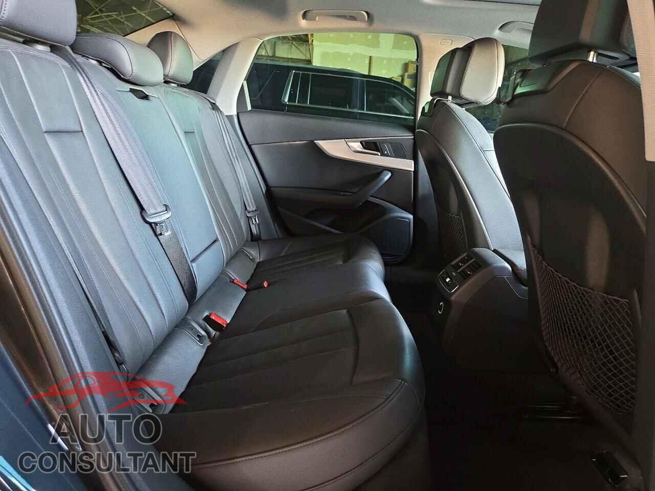 AUDI A4 2018 - WAUDNAF47JA207691