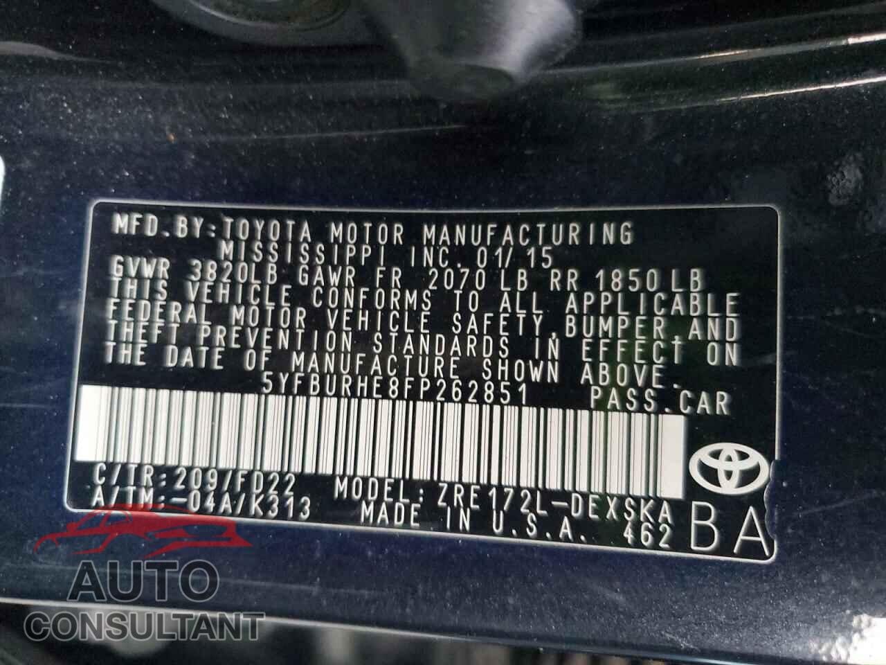 TOYOTA COROLLA 2015 - 5YFBURHE8FP262851