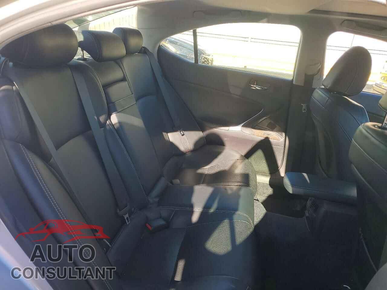 LEXUS IS 2011 - JTHCE5C23B5000586